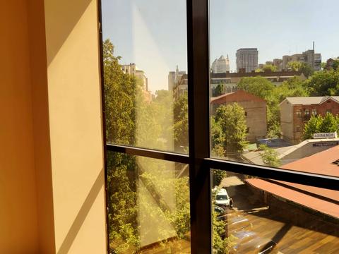 комерційна за адресою Барикадна вул., 1б