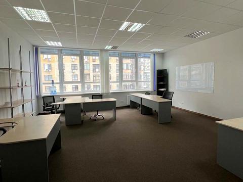 комерційна за адресою Євгена Коновальця вул. (Щорса), 36Д