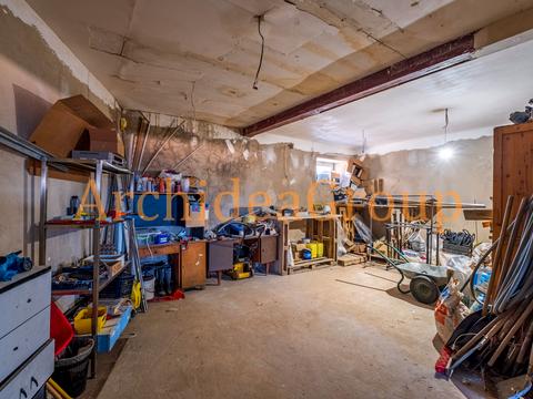 коммерческая по адресу Независимости ул., 24