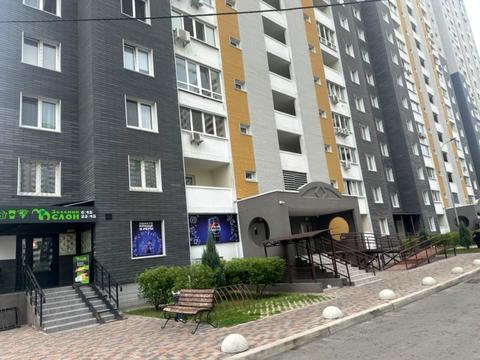 квартира за адресою Миколи Вінграновського вул., 2