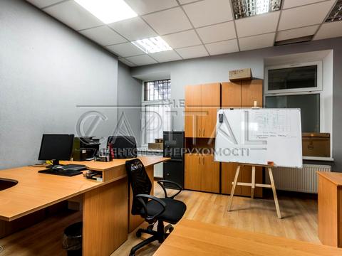 комерційна за адресою Воздвиженська вул., 43
