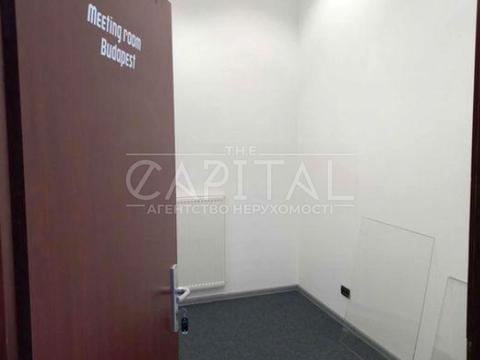 комерційна за адресою Музейний пров., 4