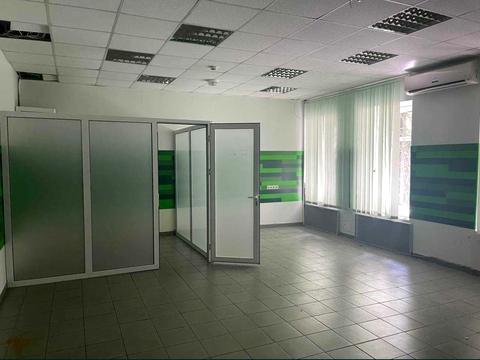 комерційна за адресою Богдана Хмельницького вул., 84