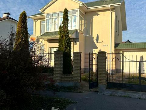 будинок за адресою Осіння