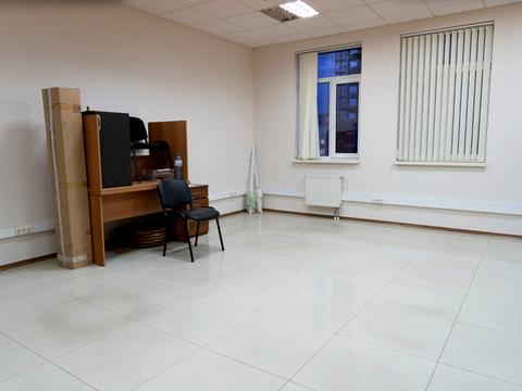 комерційна за адресою Загорівська вул. (Багговутівська), 23