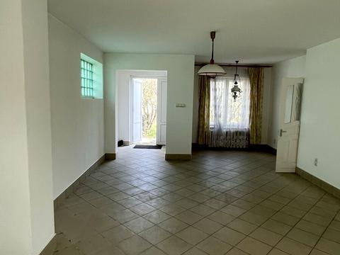 будинок за адресою Коновальця