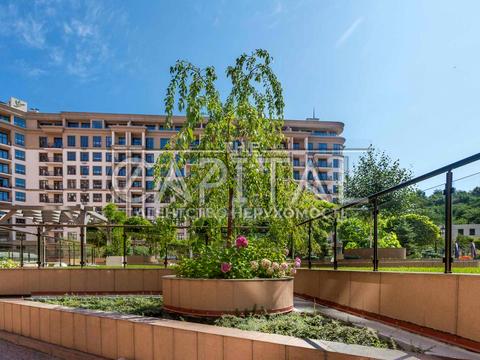 комерційна за адресою Михайла Бойчука вул. (Кіквідзе), 17