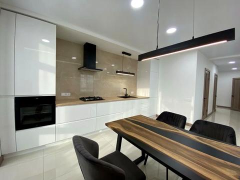 квартира за адресою Івана Похітонова, 5