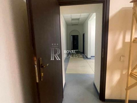 комерційна за адресою Дніпровська набережна вул., 13