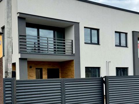 будинок за адресою Дмитра Яворницького вул.