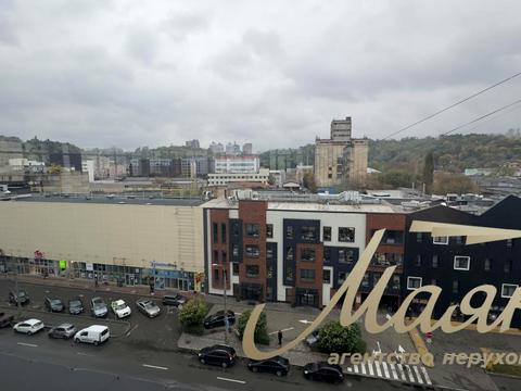 комерційна за адресою Костянтинівська вул., 66