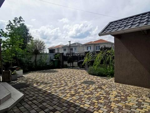 будинок за адресою Соборна вул. ()