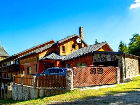 коммерческая по адресу Устияновича вул., 1
