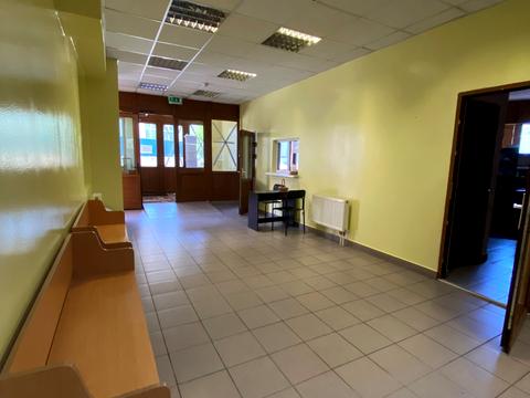 комерційна за адресою Оксамитова вул., 18-Б