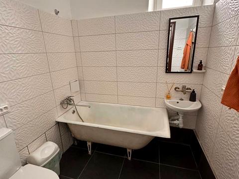 комерційна за адресою Ринок пл., 6