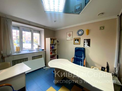 комерційна за адресою Володимира Івасюка просп. (Героїв Сталінграду), 20