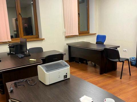 комерційна за адресою Незалежності вул., 18а