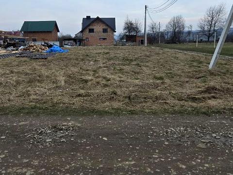 участок по адресу с. Клузов, лесі Українки
