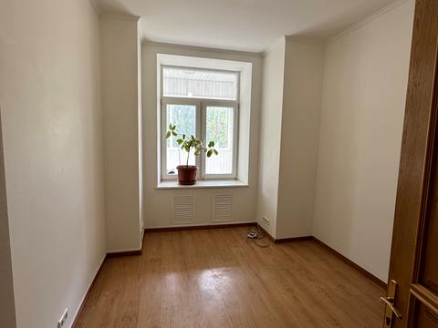 комерційна за адресою Саксаганського вул., 99