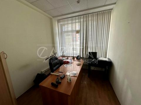 комерційна за адресою Кудрявський узвіз, 7