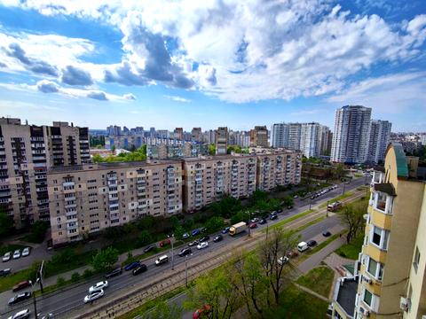 комерційна за адресою Тростянецька вул., 49