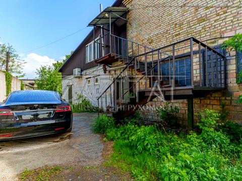 комерційна за адресою Лесі Українки вул. (Генерала Небогатова), 24