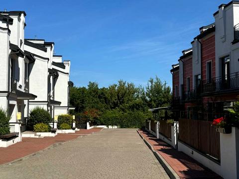 будинок за адресою Пилипа Орлика вул.