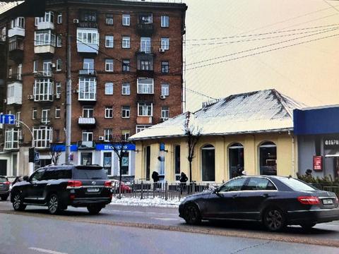 комерційна за адресою Юрія Іллєнка вул. (Мельникова), 1