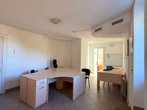 коммерческая по адресу Смелых ул., 5