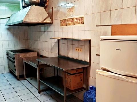 комерційна за адресою Гетьмана Кирила Розумовського вул. (Миколи Краснова), 17