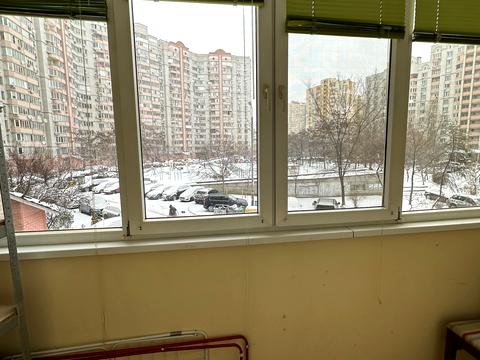 квартира за адресою Анни Ахматової вул., 33