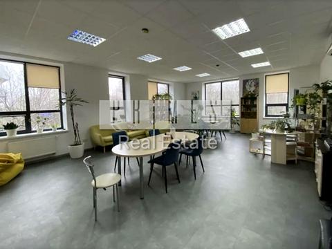 комерційна за адресою Красилівська вул., 5