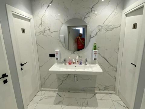 коммерческая по адресу Антоновича ул. (Горького), 74