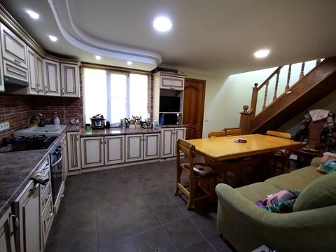 будинок за адресою Центральна, 56