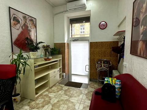 комерційна за адресою Шпитальна вул., 28