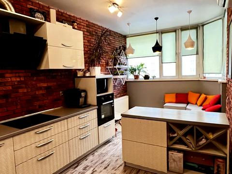 квартира за адресою Сім'ї Кульженків вул. (Петра Дегтяренка), 33