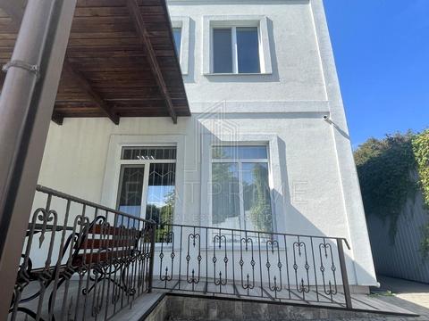 коммерческая по адресу Лауреатская ул., 8