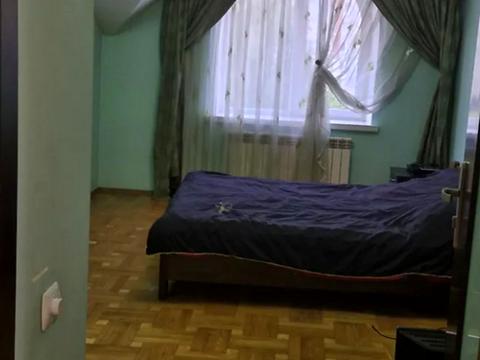 квартира за адресою Коновальця Є., 10А