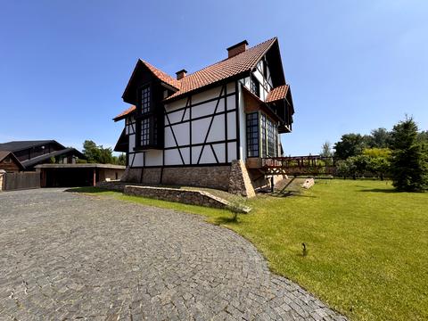 будинок за адресою Центральна