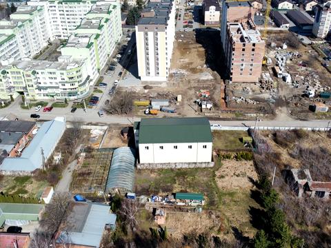 комерційна за адресою Трудова вул., 5/7