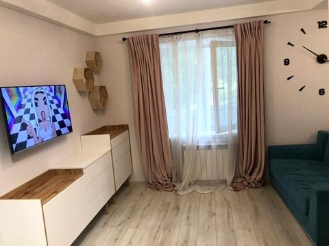 квартира за адресою Київ, Героїв полку "Азов" вул. (Маршала Малиновського), 3