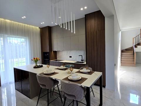 будинок за адресою Квітнева вул.