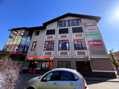 комерційна за адресою Надвірна, Грушевського вул., 2