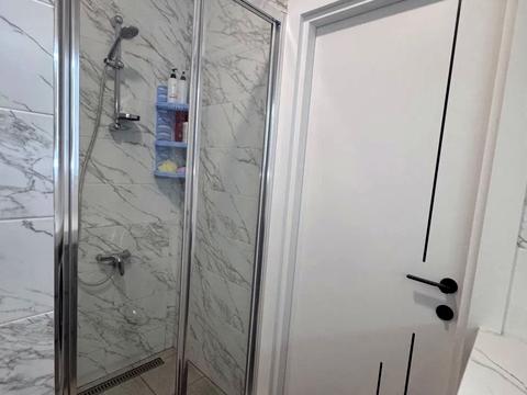 квартира за адресою Захисників України вул. (1-го Травня), 42-Б