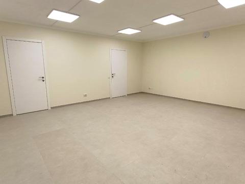 комерційна за адресою Ніла Армстронга вул. (Казакова), 1д