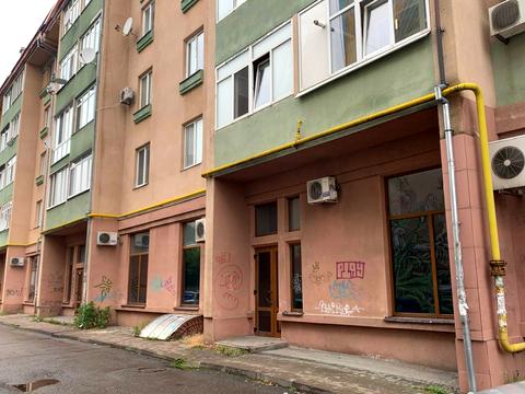 комерційна за адресою Кардинала Любомира Гузара вул., 15