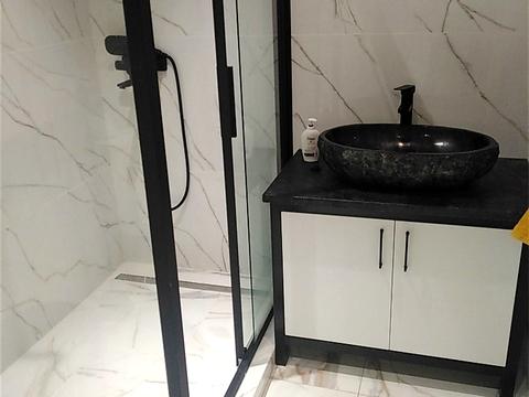 будинок за адресою с. Буки, Буки, 1