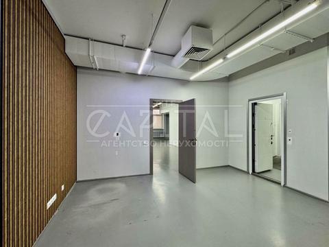 комерційна за адресою Лесі Українки бульв., 23б