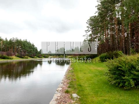 будинок за адресою Набережна вул.