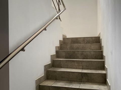 комерційна за адресою Незалежності вул., 18а